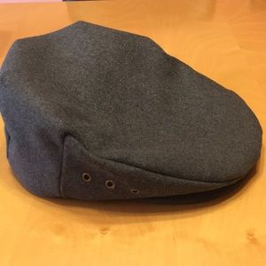 Woolrich mens grey cap with lining inside